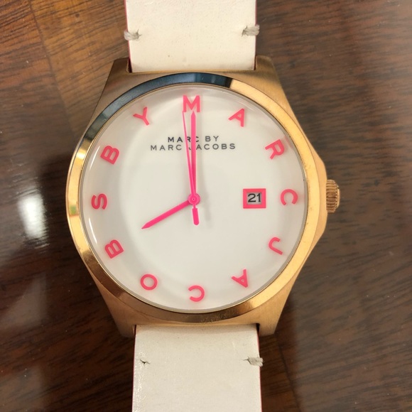 marc jacobs pink watch